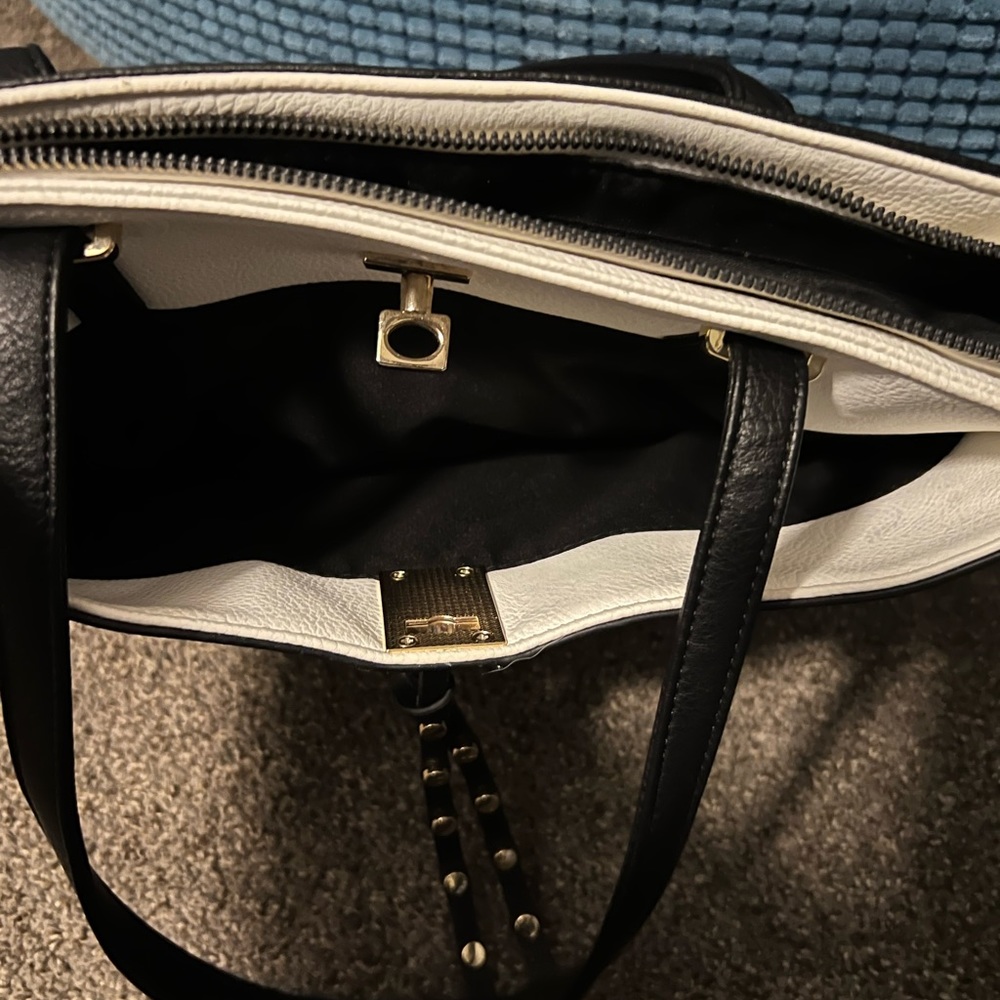 Gussaci shoulder bag